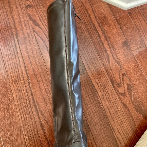 A2 tall dark brown boots - Picture 6 of 12
